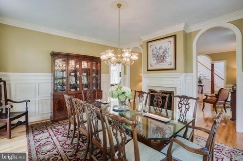 Dining room and hutch - hutch,